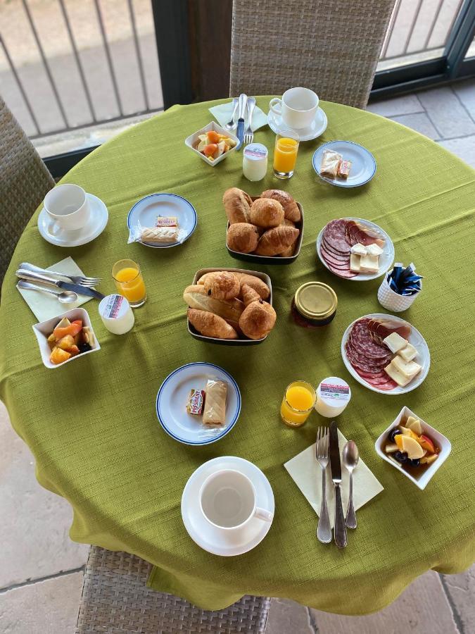 L'Oustal Del Barry Hotel Najac Kültér fotó